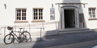 Eingang Kirchenplatz 11
